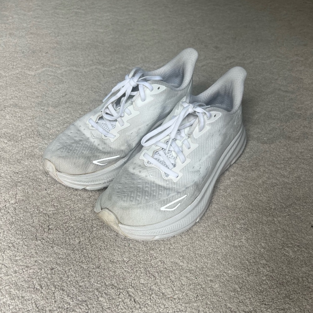 Hoka Women’s Clifton 9